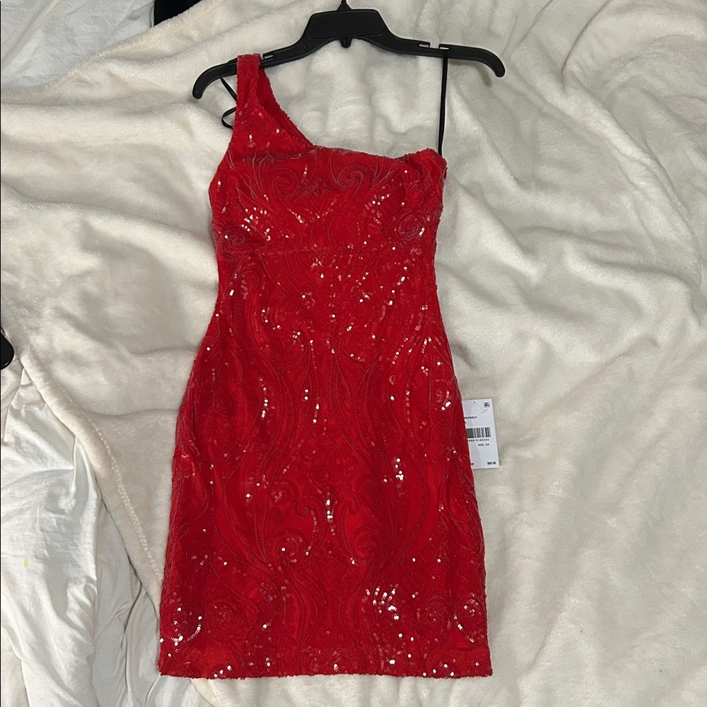 Elegant Red One-Shoulder Dress